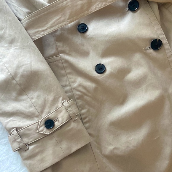 Banana Republic Trench Coat.  Brand New, Never Worn! Size (M) - Picture 12 of 12
